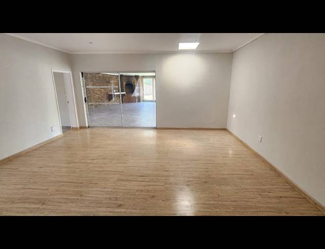 3 BEDROOM HOUSE FOR SALE IN BRACKENHURST